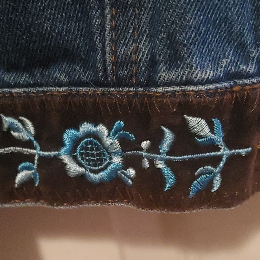 Embroidered Denim Jacket - Picture 3 of 4